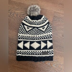 Woolrich Patterned Black and White Pom Beanie